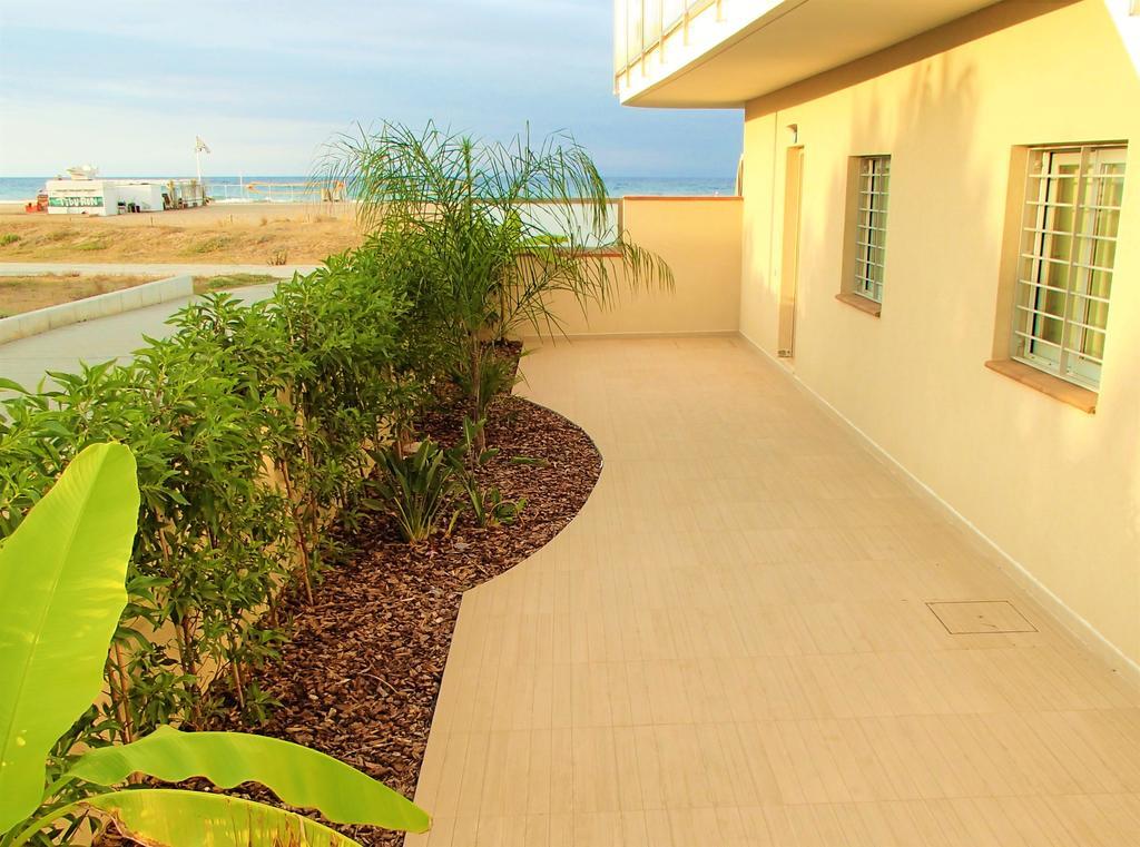 Apartamentos Voramar Castelldefels Exterior foto