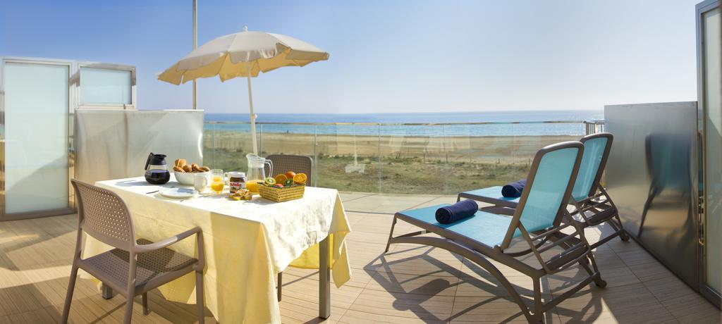 Apartamentos Voramar Castelldefels Exterior foto