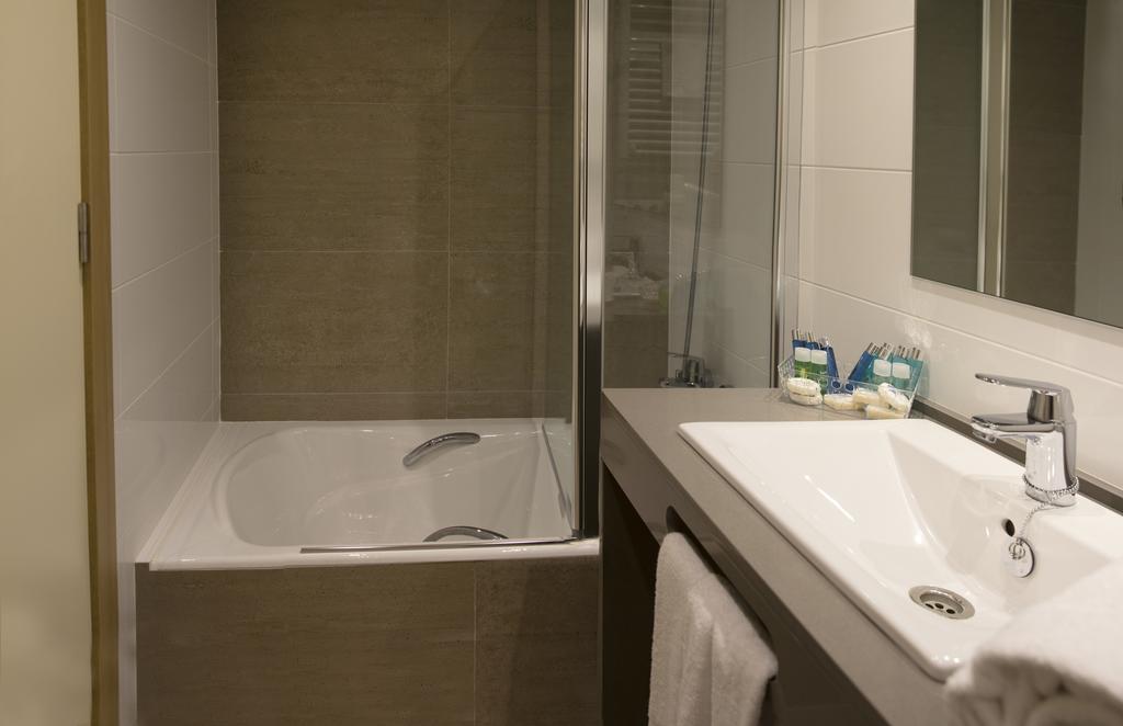 Apartamentos Voramar Castelldefels Exterior foto