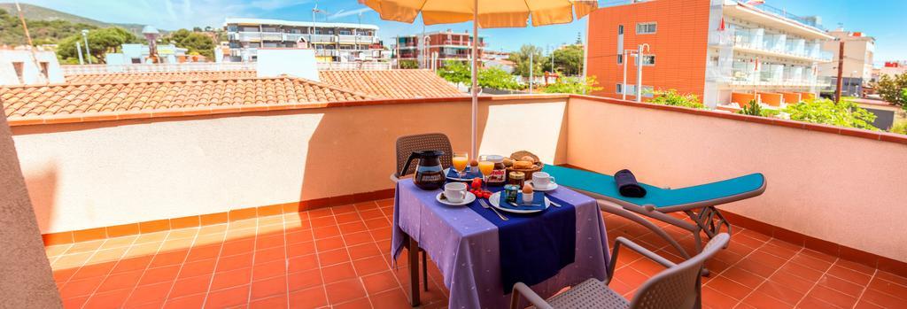 Apartamentos Voramar Castelldefels Exterior foto